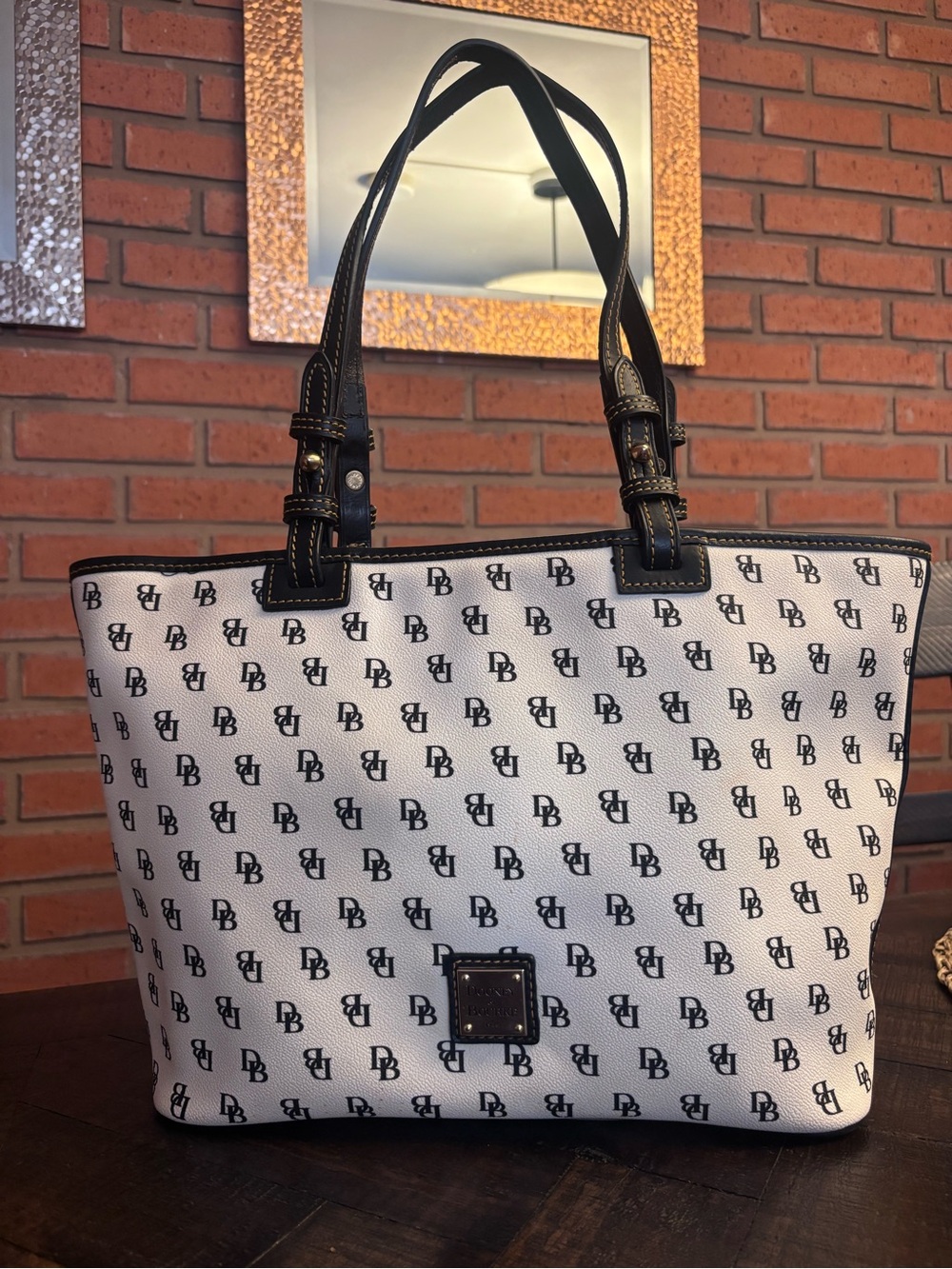 Dooney & Bourke Gretta Leisure Shopper Tote❤️
